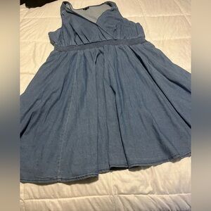 Blu Dahlia Women sleeveless light denim dress size 4 (2x) Pre-loved